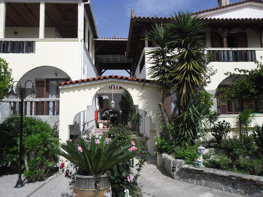 Villa Maria Chrani Exteriör bild