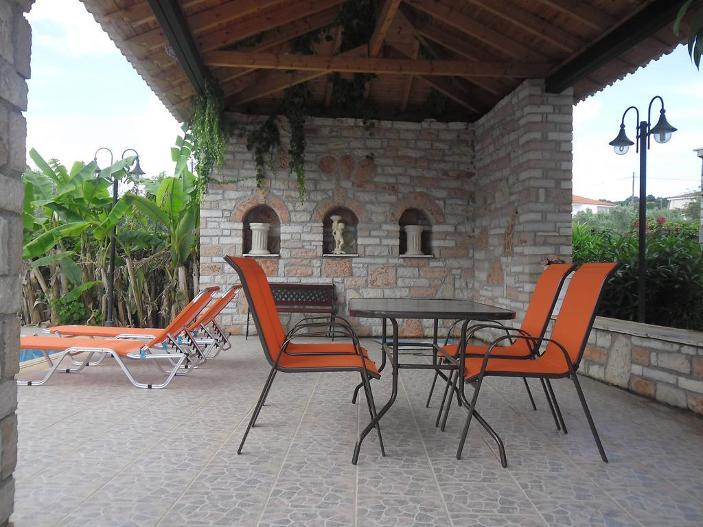 Villa Maria Chrani Exteriör bild