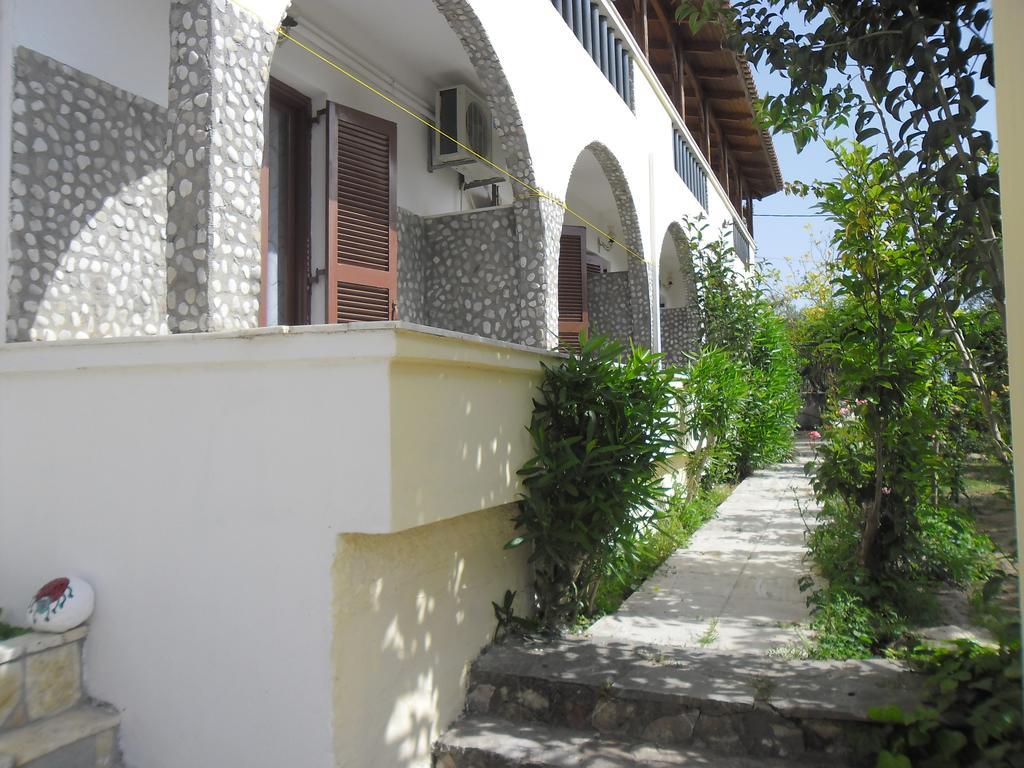 Villa Maria Chrani Exteriör bild